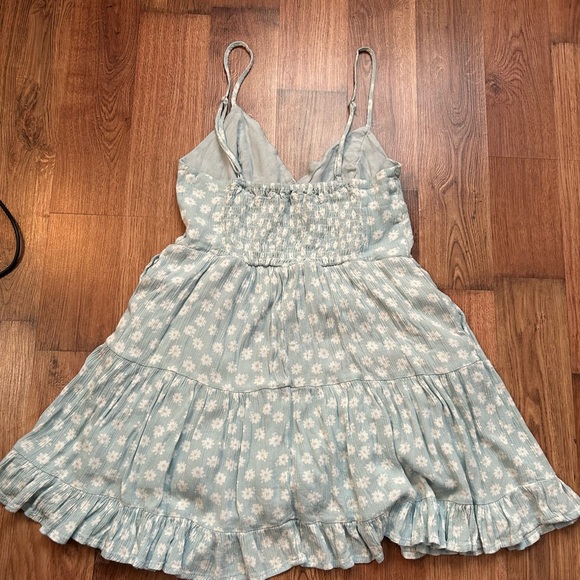 Light blue, flowy, Mini dress with white flowers - Picture 1 of 2